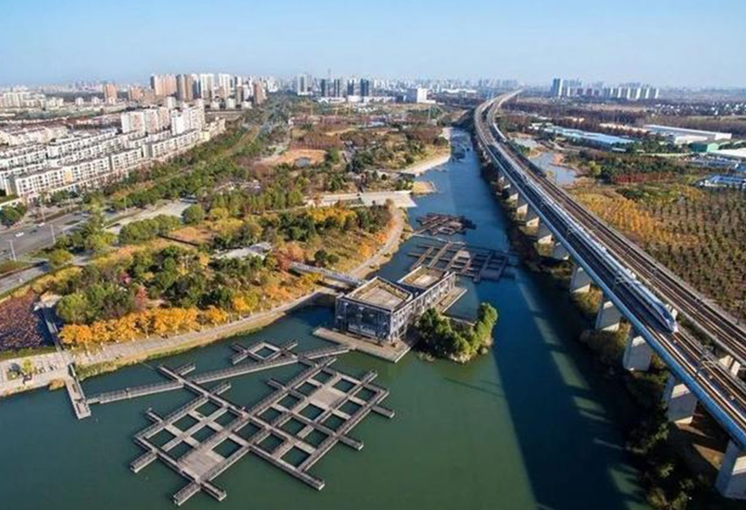 江蘇昆山蓮湖公園水上網箱養殖