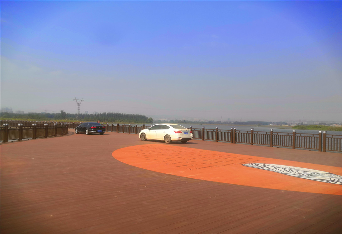 國(guó)內(nèi)首座采煤塌陷區(qū)1.5公里大型車(chē)行文化浮橋
