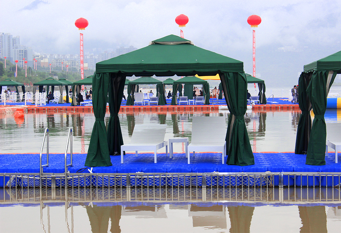 云南綏江縣金沙江水上漂浮大型綜合游樂園