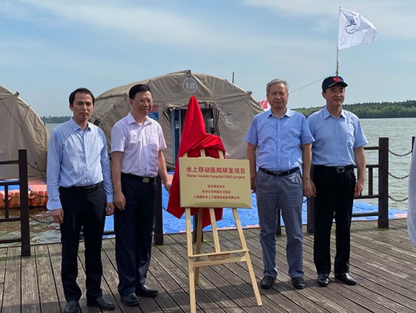 人民網報道旗華最新研發的“水上移動醫院”