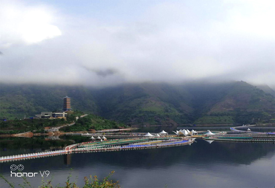 貴州羅甸水上大型漂浮樂園