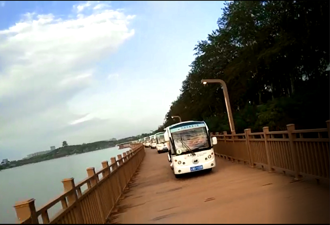 河北唐山南湖公園1400米電瓶車觀光浮橋