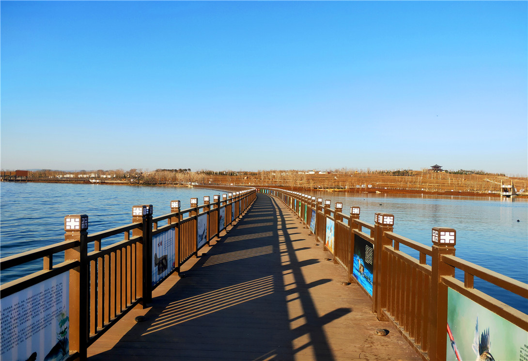 河北磁縣采煤塌陷區(qū)文化創(chuàng)意浮橋
