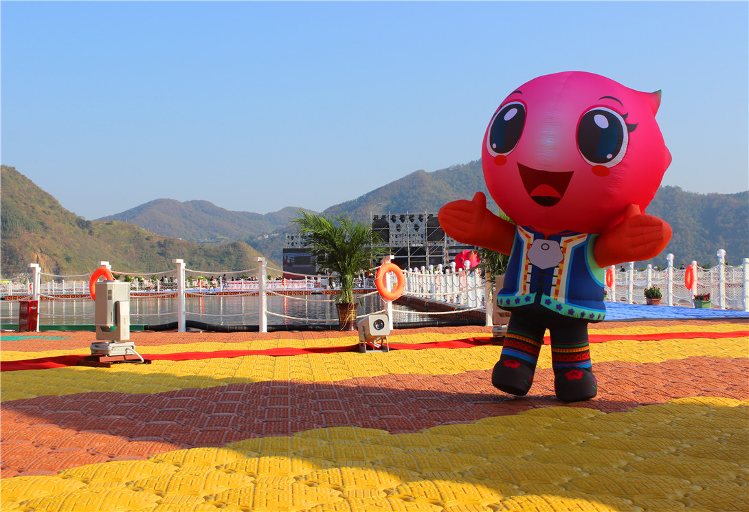 貴州羅甸水上大型漂浮樂園