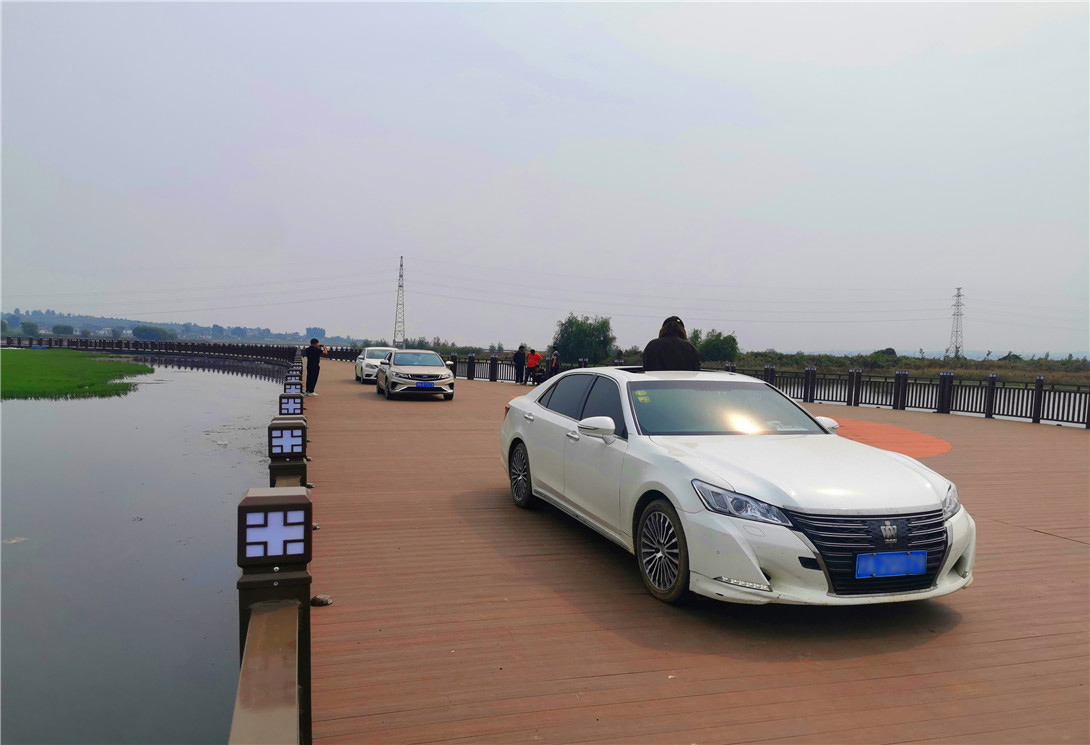 國內首座采煤塌陷區1.5公里大型車行文化浮橋
