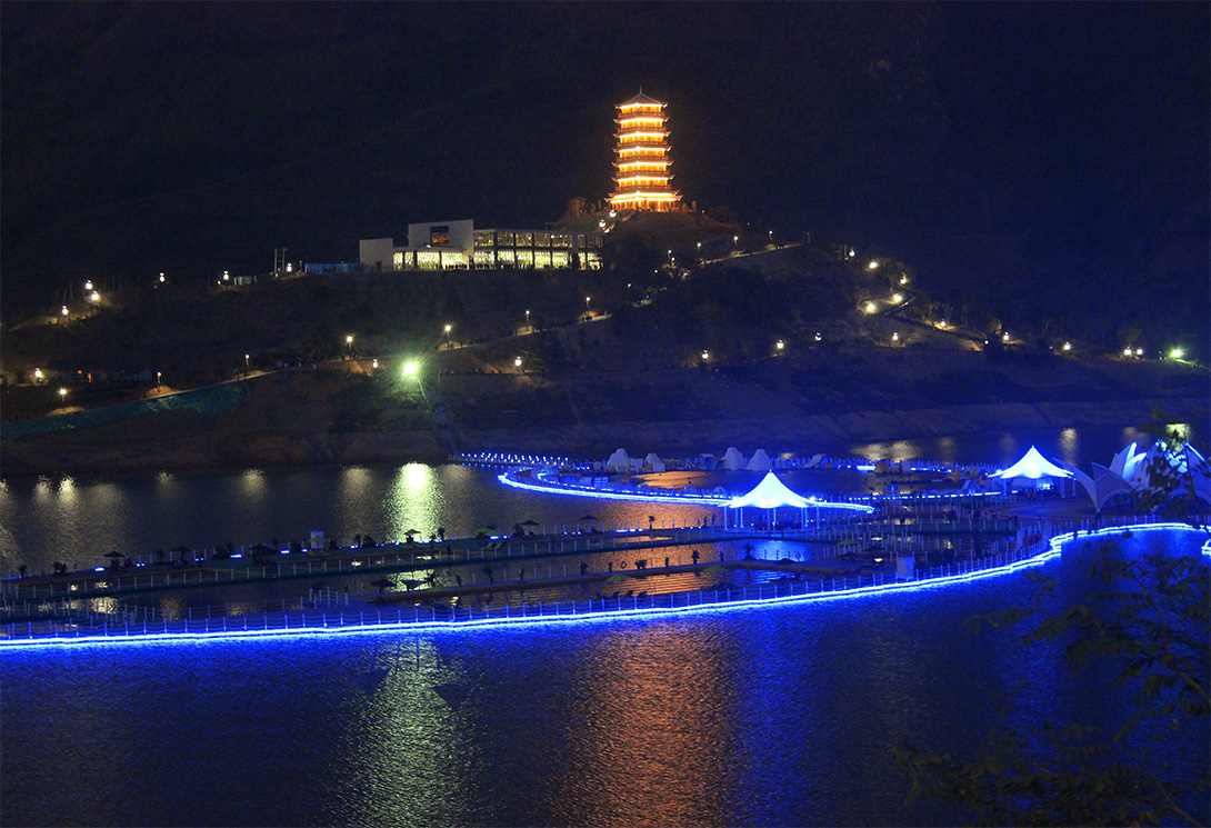 貴州羅甸水上大型漂浮樂園