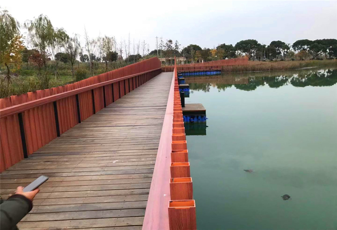 蘇州陽(yáng)澄湖仙蟹樓高檔浮橋
