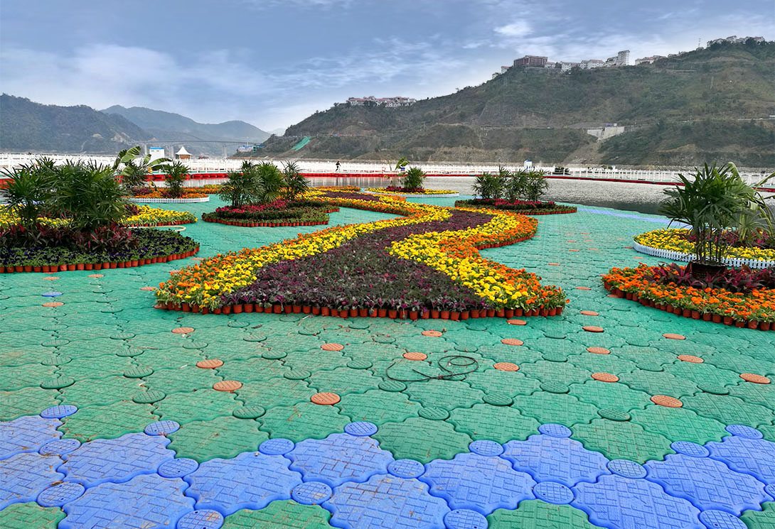 貴州羅甸水上大型漂浮樂園