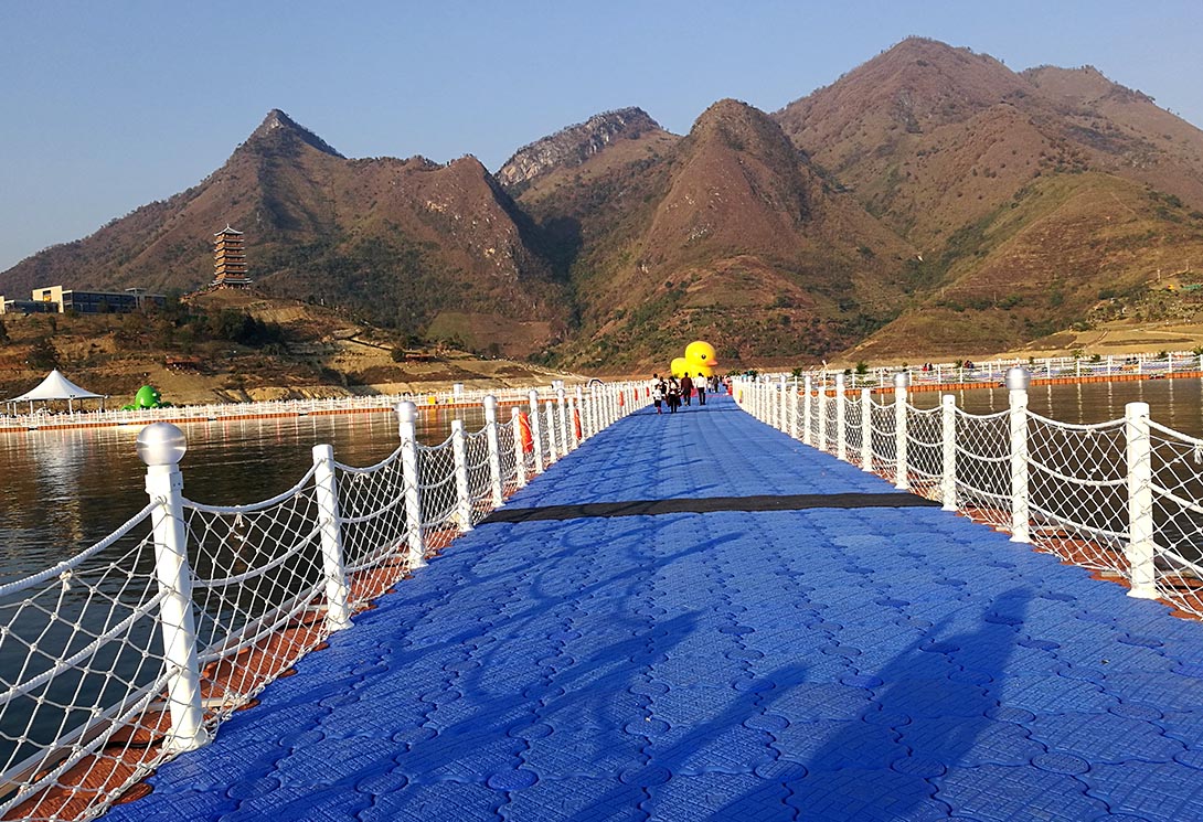 貴州羅甸水上大型漂浮樂園