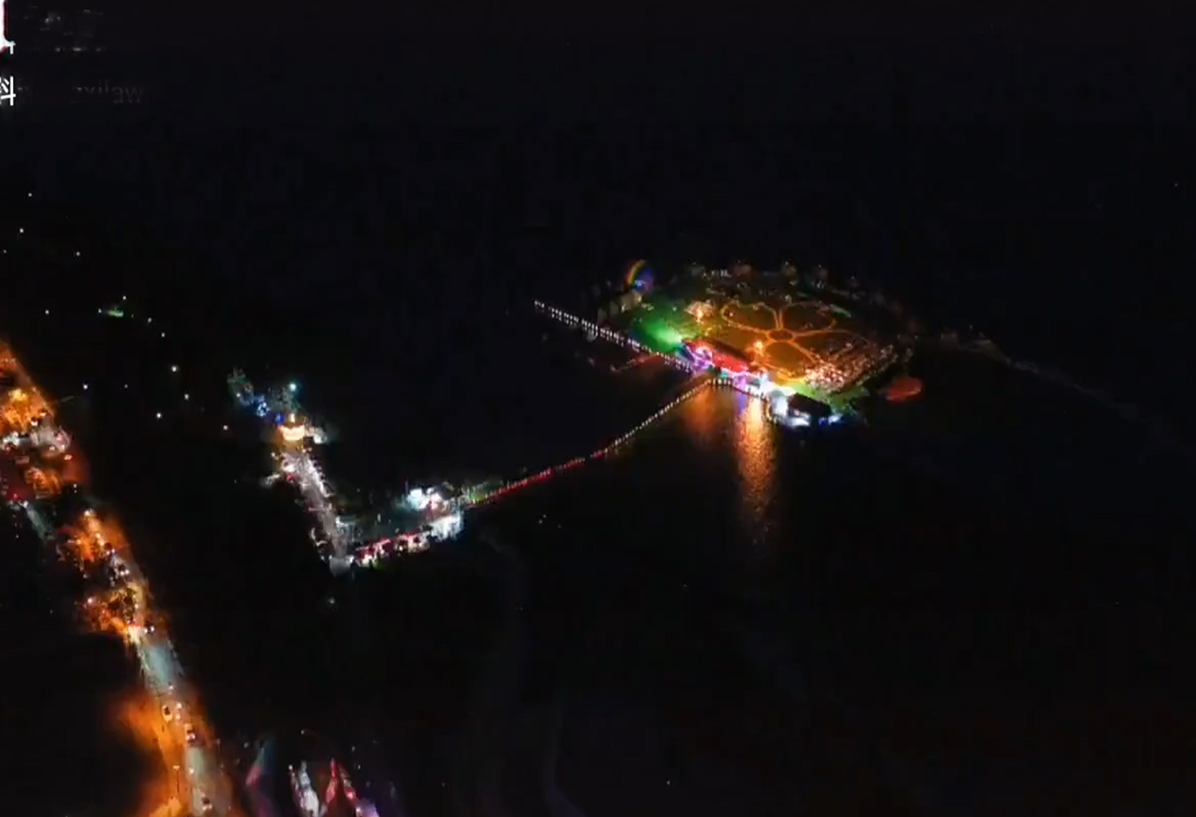 云南綏江縣金沙江水上漂浮大型綜合游樂園