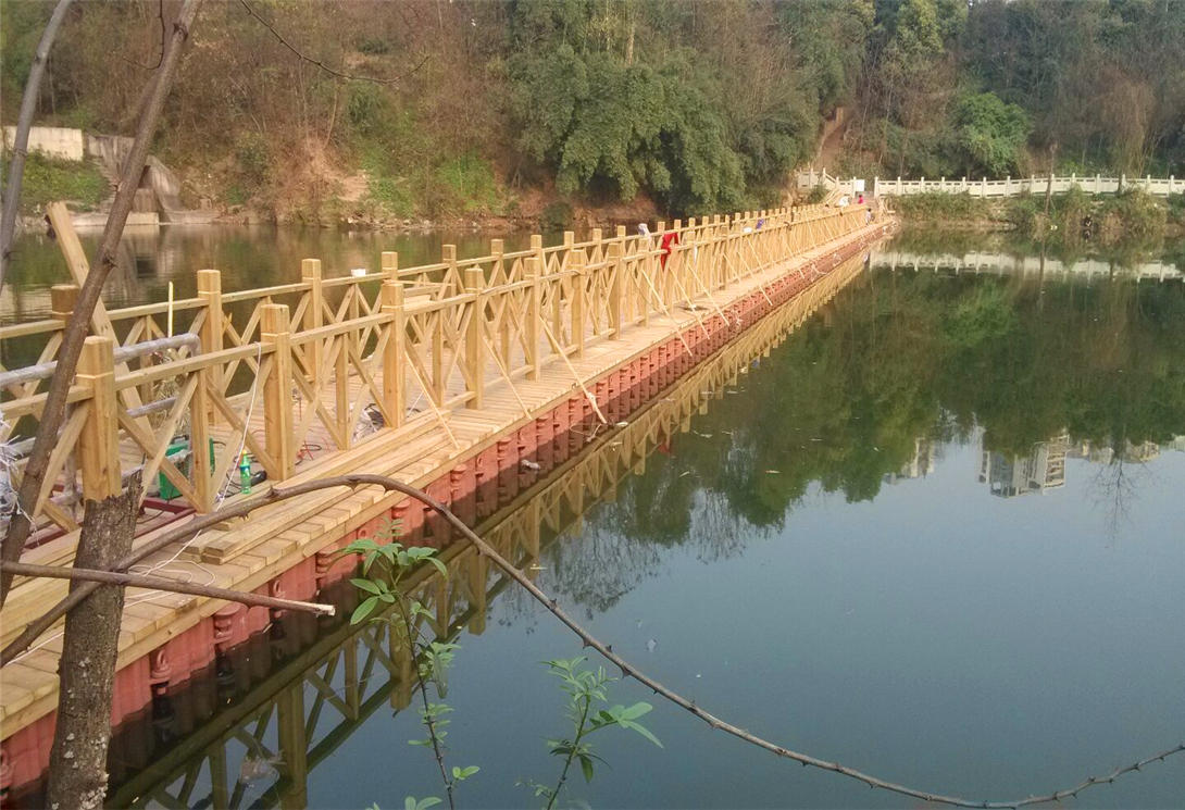重慶奧林匹克花園浮橋