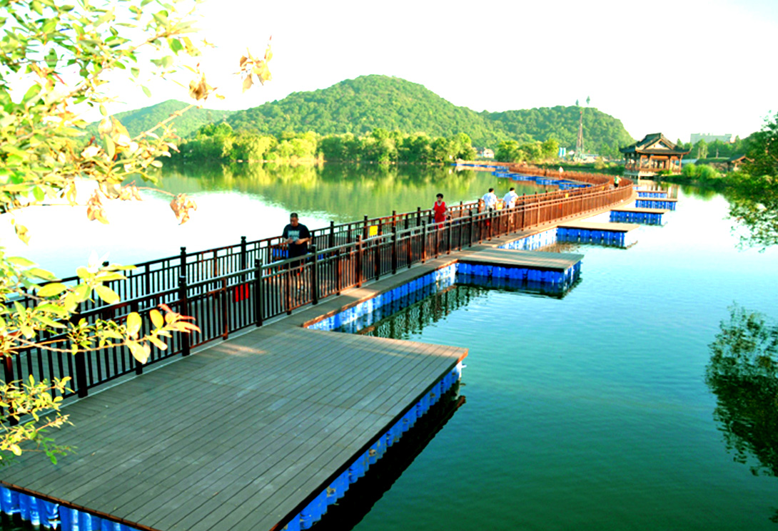 浙江杭州湘湖風(fēng)景區(qū)高檔浮橋