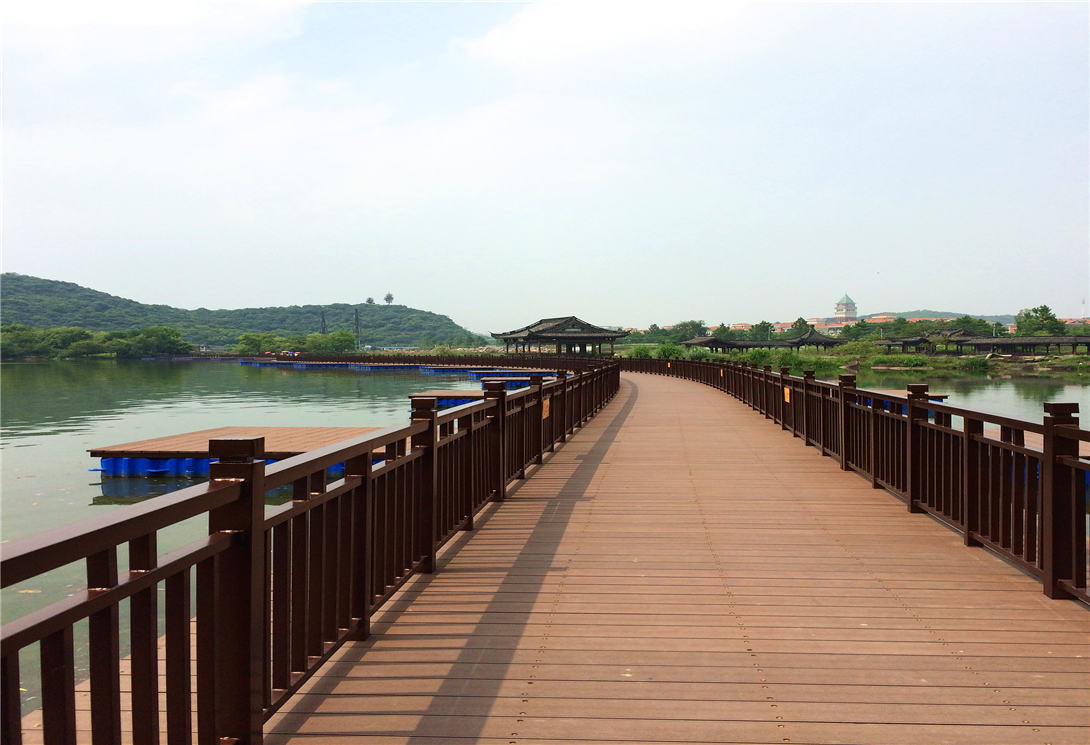 浙江杭州湘湖風(fēng)景區(qū)高檔浮橋
