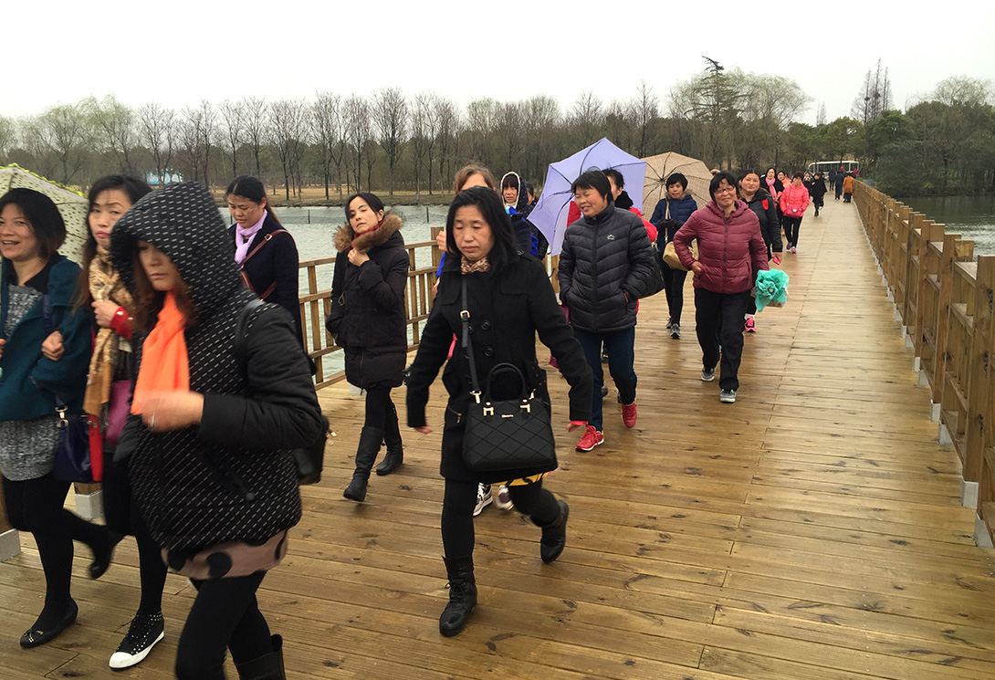 上海崇明區明珠湖公園500米大型浮橋
