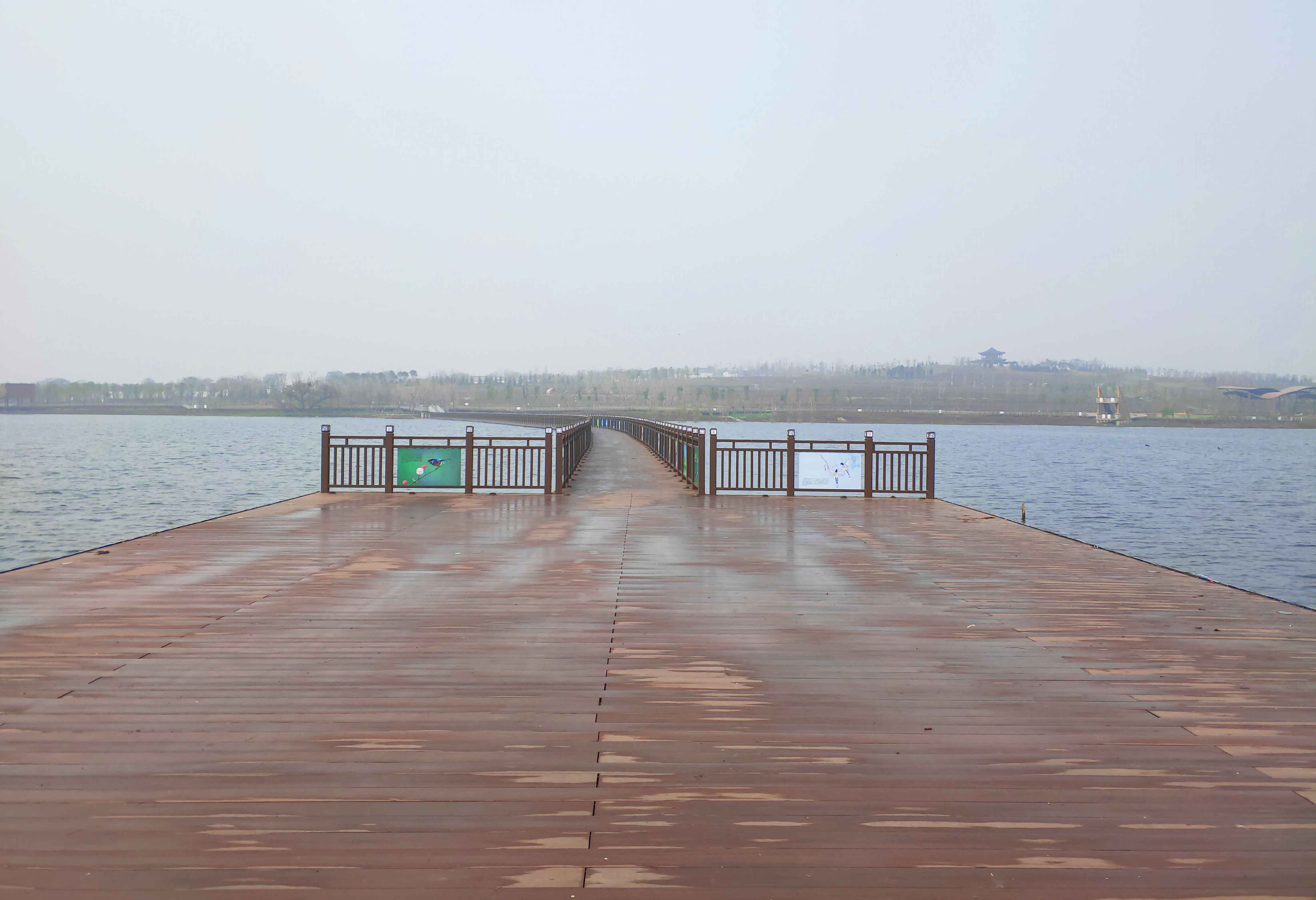 河北磁縣采煤塌陷區(qū)文化創(chuàng)意浮橋