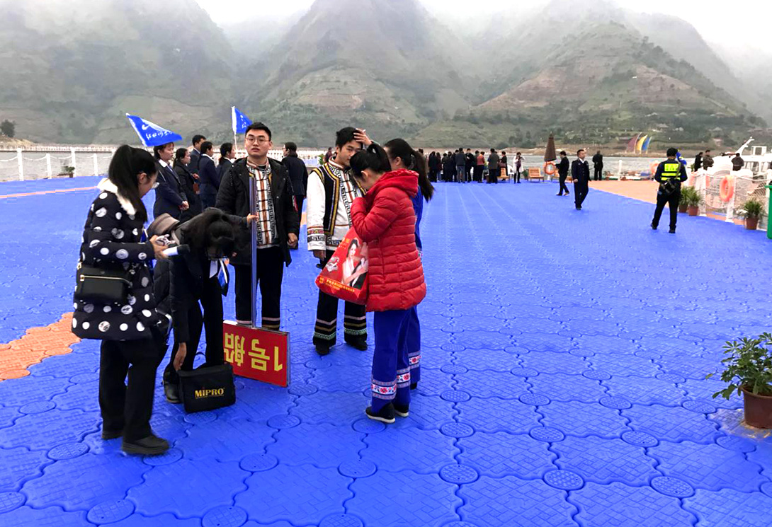 貴州羅甸水上大型漂浮樂園