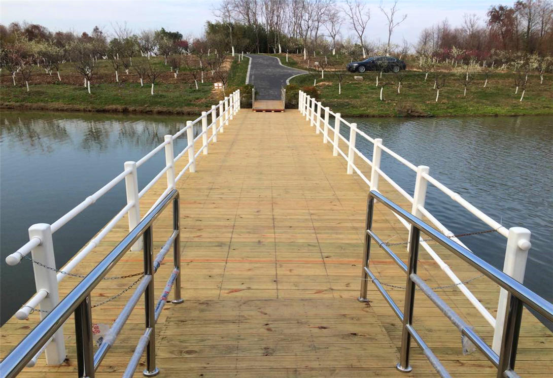 上海海灣國家森林公園浮橋