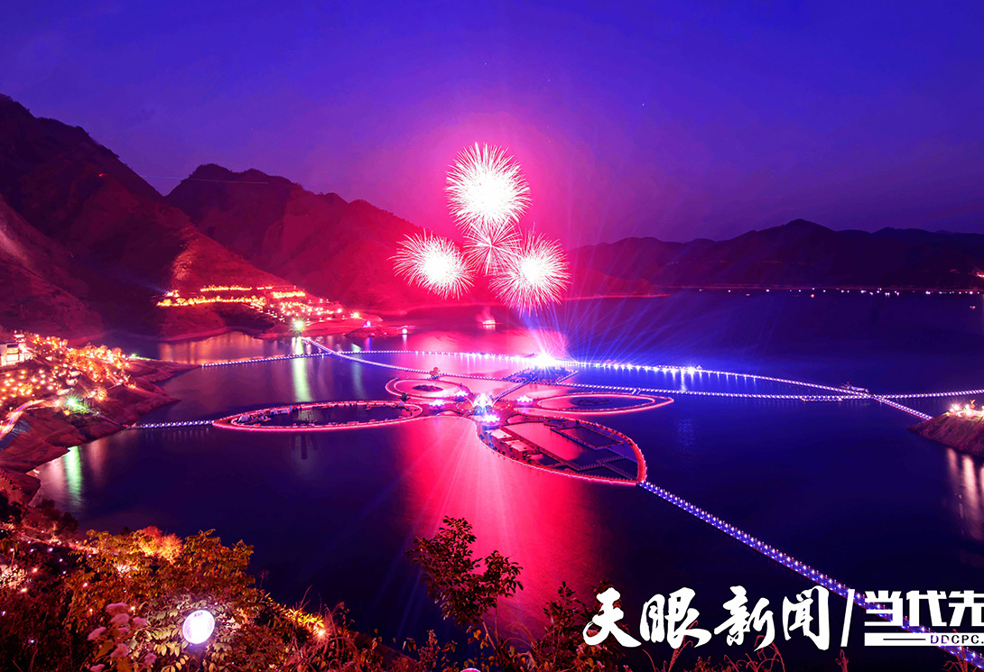 貴州羅甸水上大型漂浮樂(lè)園