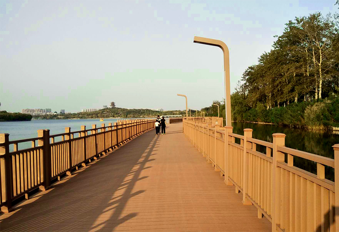 河北唐山南湖公園1400米電瓶車觀光浮橋