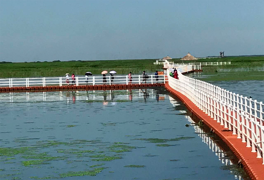 黑龍江北大荒雁窩島濕地公園2000米大型浮橋