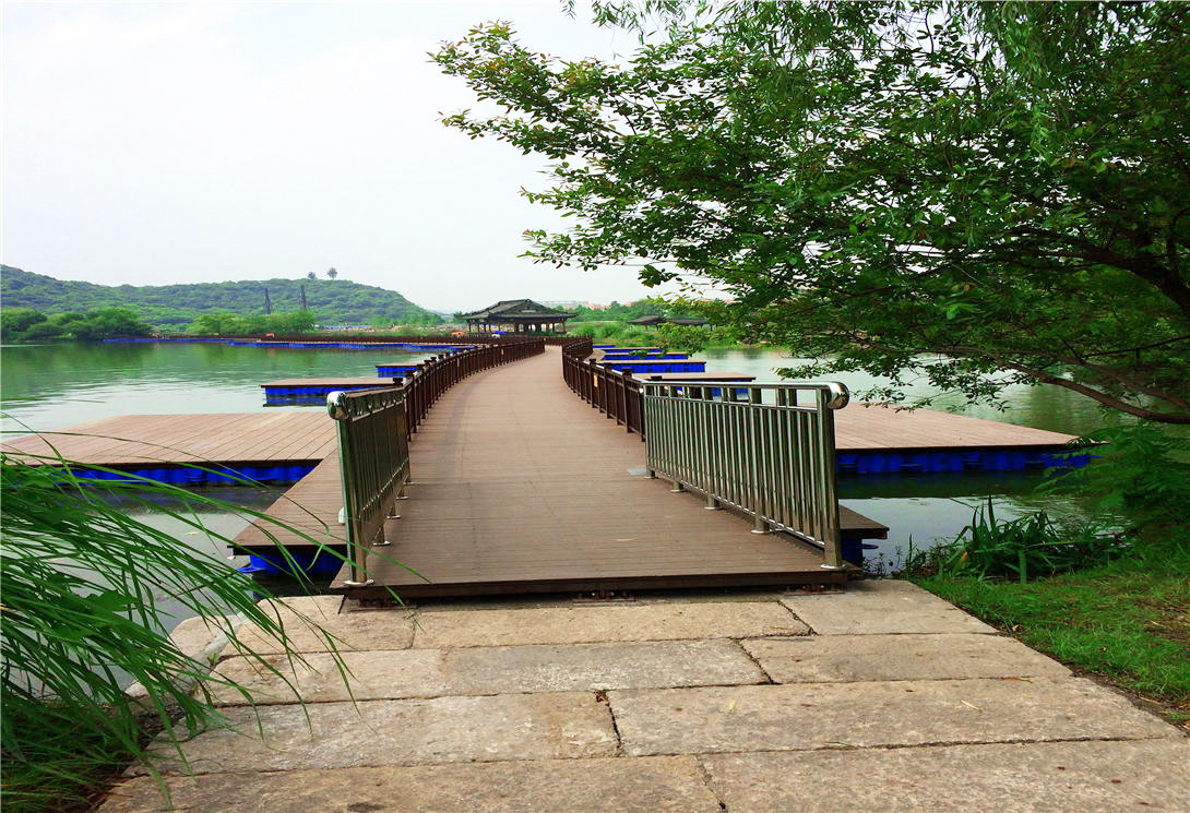 浙江杭州湘湖風(fēng)景區(qū)高檔浮橋