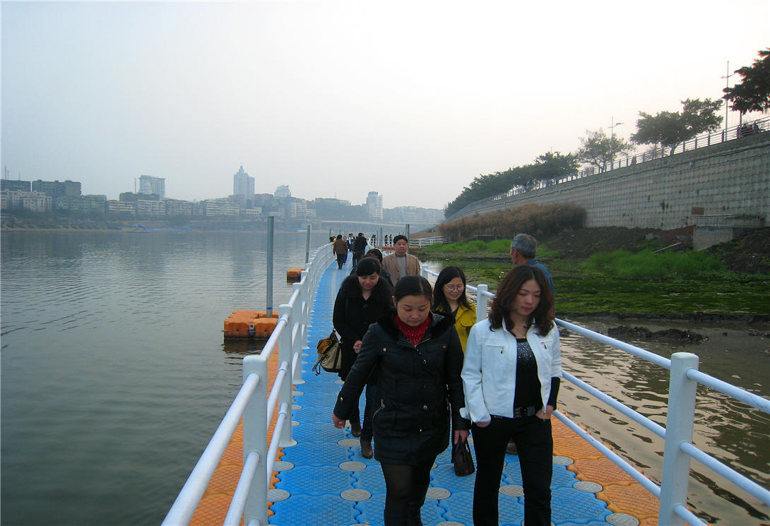 四川內江水上浮橋