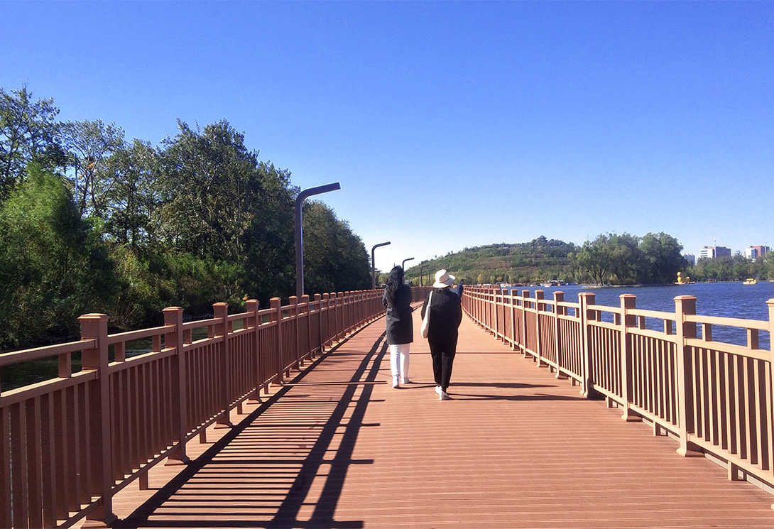 河北唐山南湖公園1400米電瓶車觀光浮橋