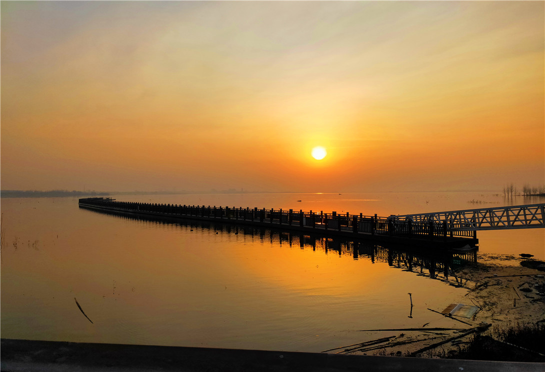河北磁縣采煤塌陷區(qū)文化創(chuàng)意浮橋