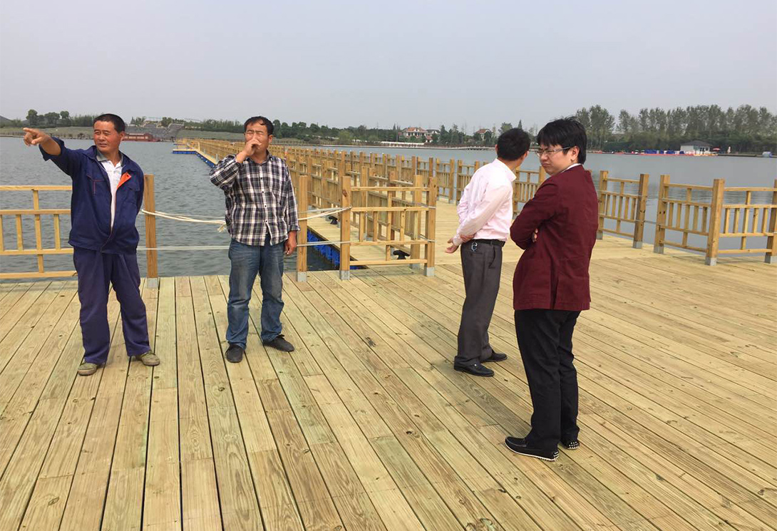 上海崇明區明珠湖公園500米大型浮橋