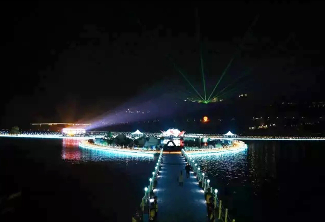 貴州羅甸水上大型漂浮樂園