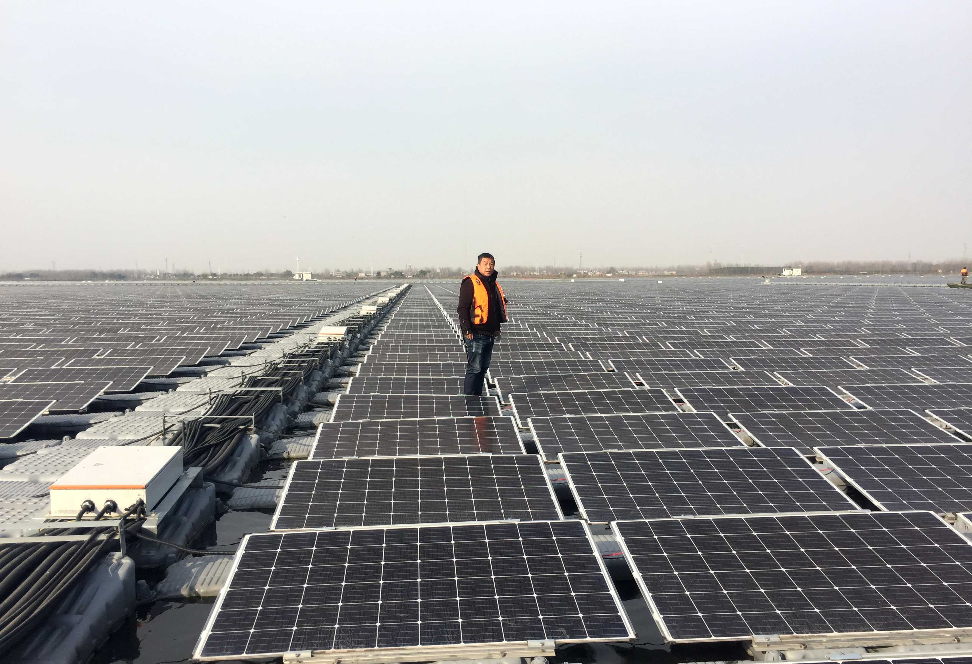 江蘇鹽城30MW水上光伏漂浮電站