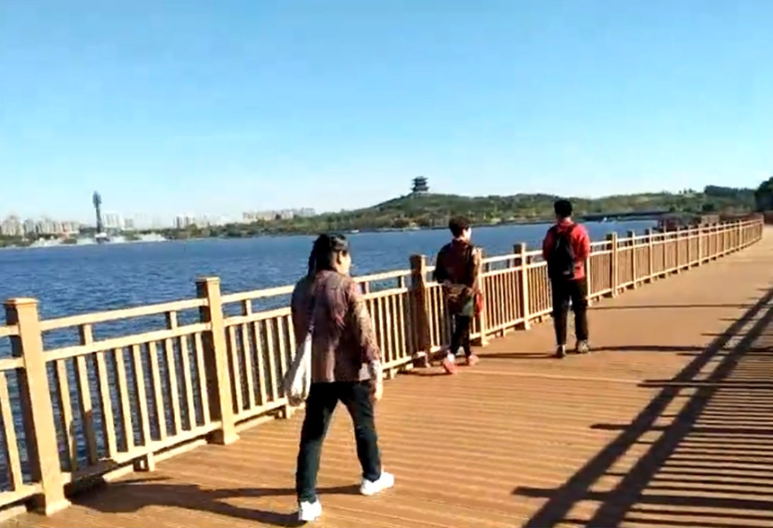 河北唐山南湖1400米高爾夫電瓶車浮橋