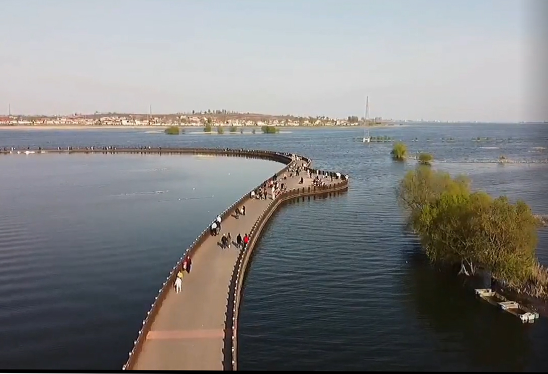 國內首座采煤塌陷區1.5公里大型車行文化浮橋