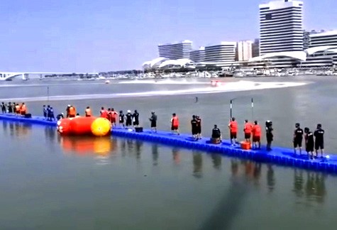 吉林查干湖水上浮橋施工現場