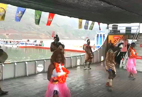  云南綏江縣金沙江水上漂浮大型綜合游樂園