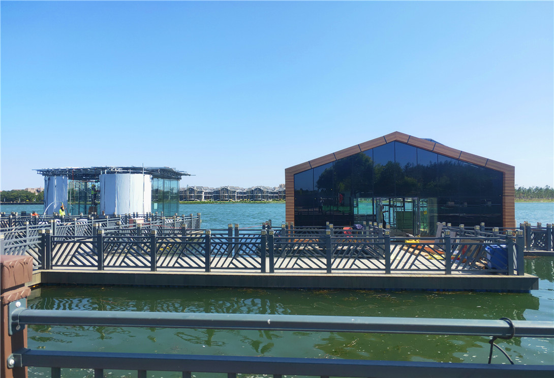 河北石家莊滹沱河景區高檔水上漂浮餐廳