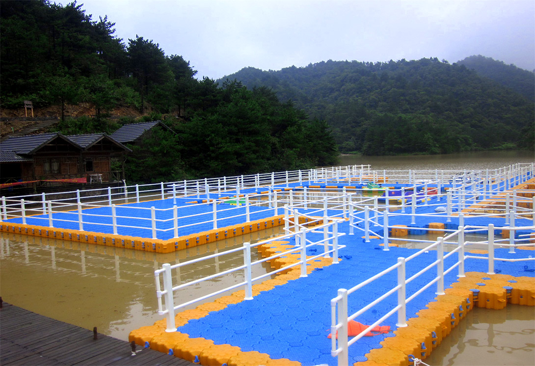 浙江臨安大明湖山頂游泳池