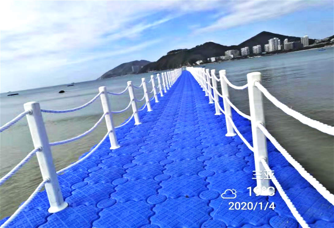 三亞海軍基地海上漂浮游泳訓(xùn)練場
