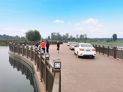 國內(nèi)首座采煤塌陷區(qū)1.5公里大型車行文化浮橋