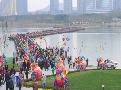 四川嘉陵江大型鋼結(jié)構(gòu)浮船式浮橋