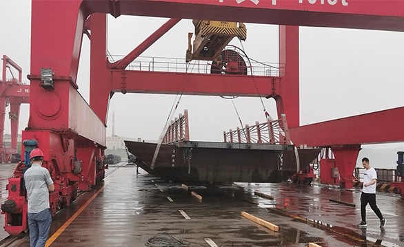 大型龍門吊機
