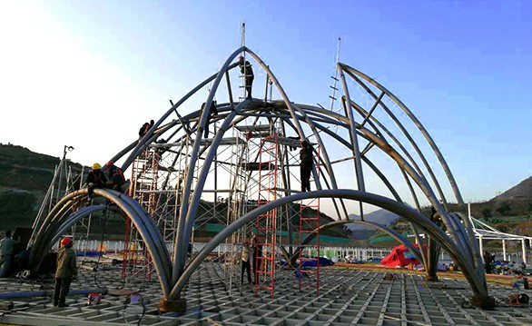 羅甸水上漂浮大型鋼結構建筑施工...