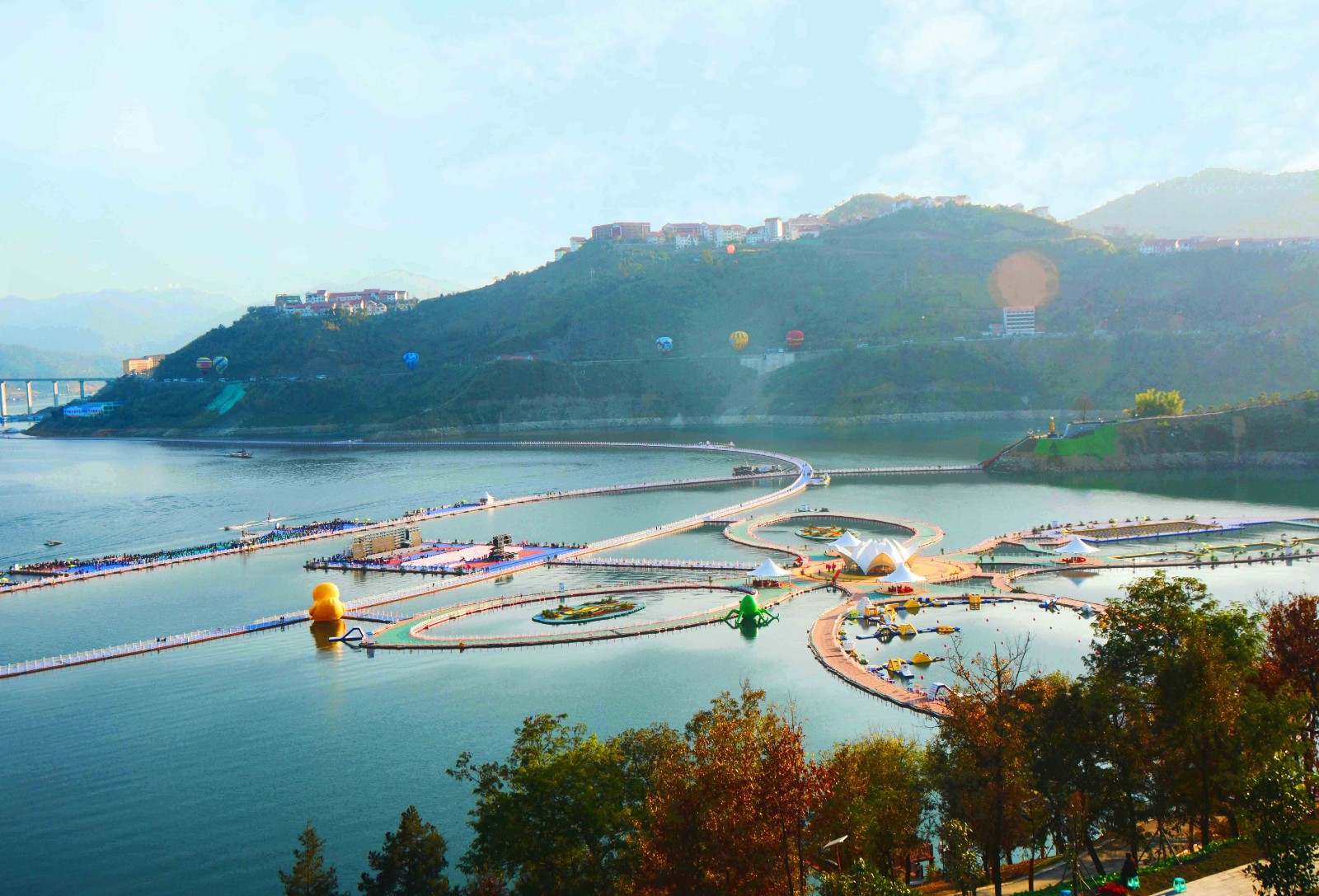 貴州羅甸水上大型漂浮樂園