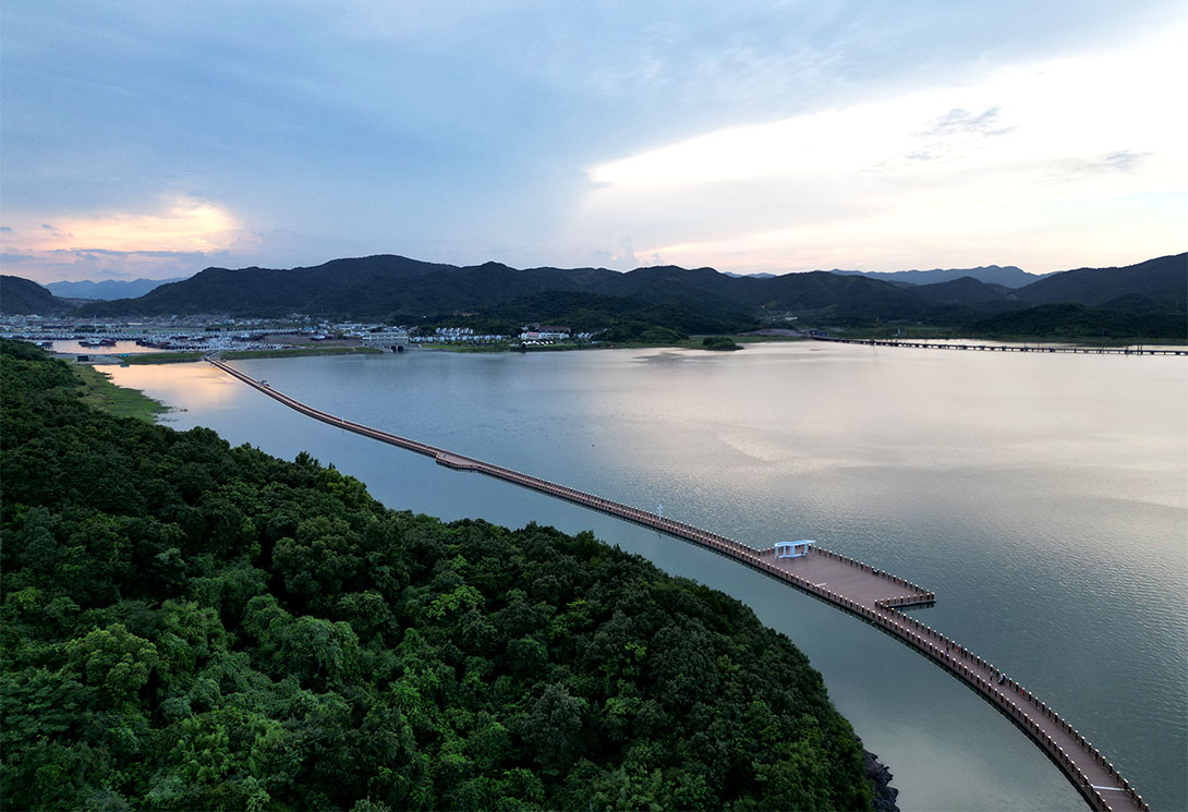 寧波海上2703.51米新一代行浸式車行景觀浮橋