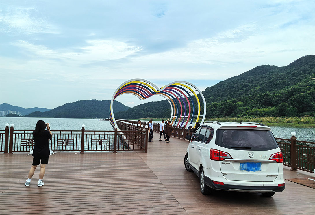寧波海上2703.51米新一代行浸式車行景觀浮橋