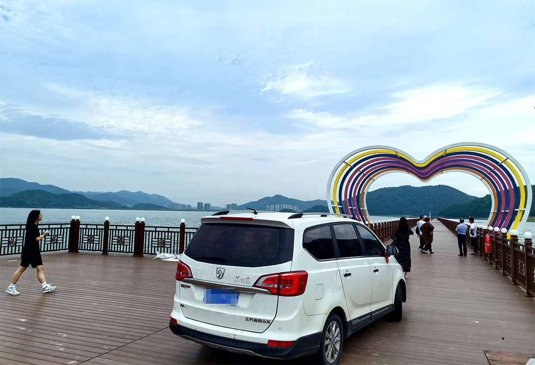 寧波海上2703.51米新一代行浸式車行...