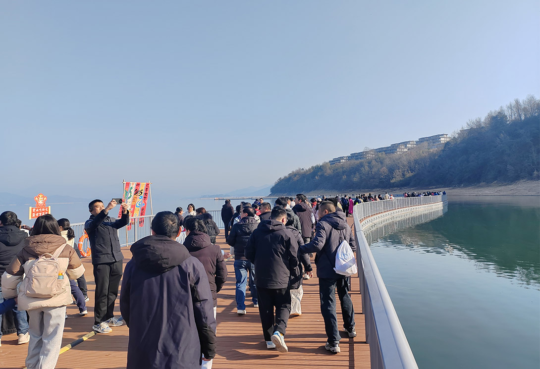 黃山區(qū)太平湖新一代文化景觀主題浮橋