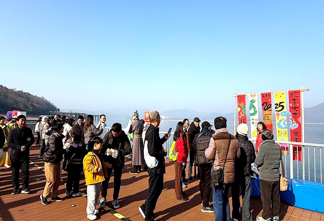 黃山區(qū)太平湖新一代文化景觀主題浮橋