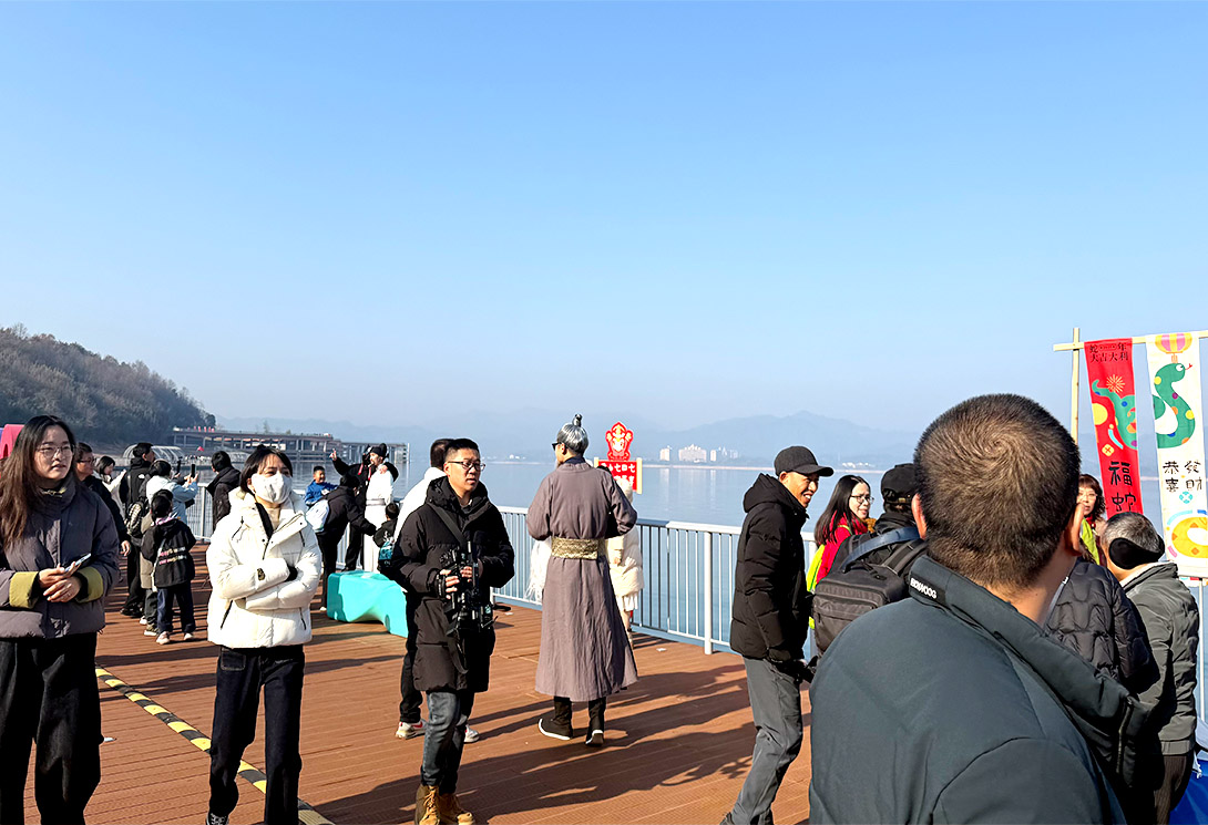 黃山區太平湖新一代文化景觀主題浮橋