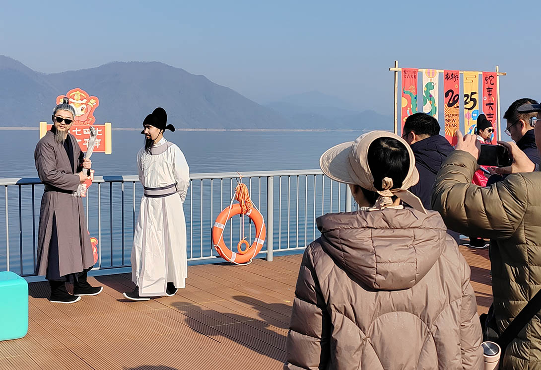黃山區太平湖新一代文化景觀主題浮橋